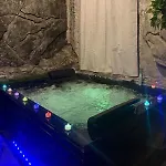 La Grotte Immersion Complete Avec Jacuzzi Apartmán Nîmes