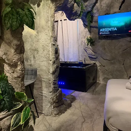 La Grotte Immersion Complete Avec Jacuzzi