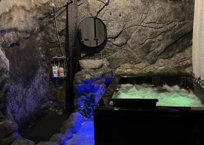 La Grotte Immersion Complete Avec Jacuzzi Nîmes